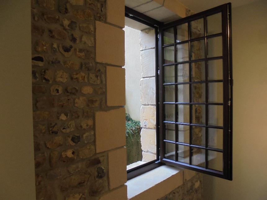 StormMeister Escape Window